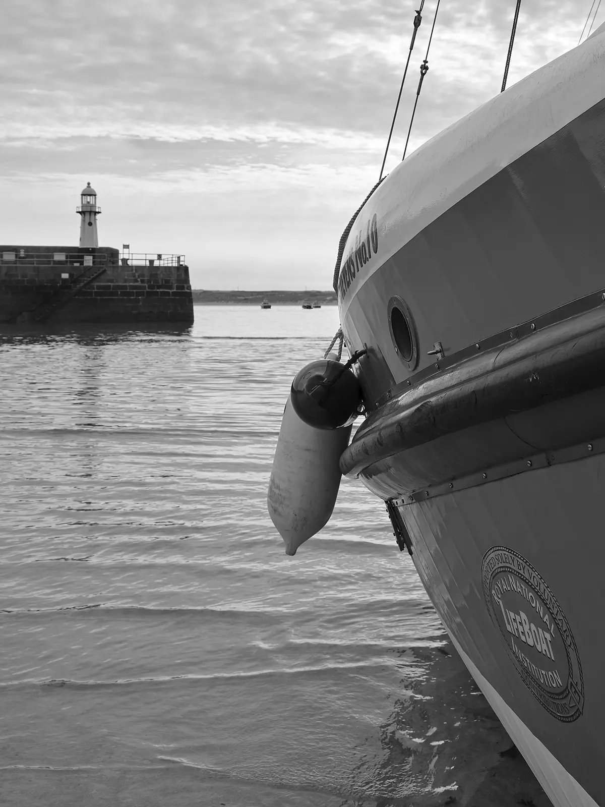 © Christopher Llewellyn - all rights reserved